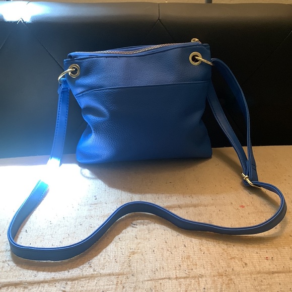 Juicy couture cross body bags - Picture 2 of 2